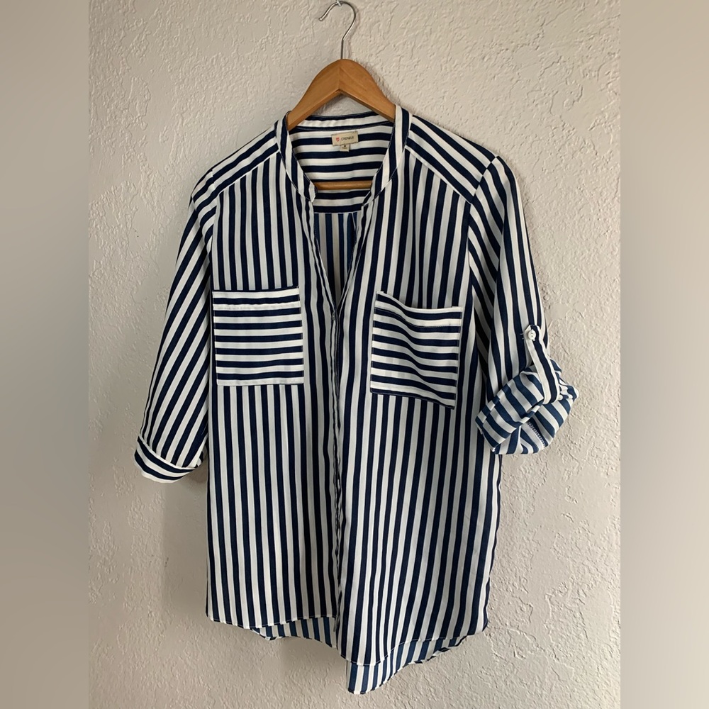 Cremieux Women’s navy & white pinstripe sheer blouse 3/4 sleeve